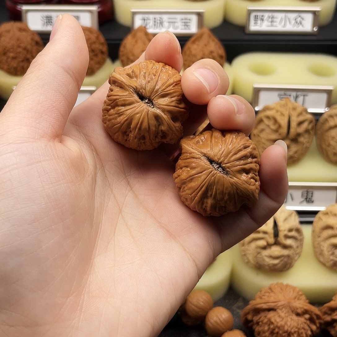 文玩核桃把件折*费用镶嵌