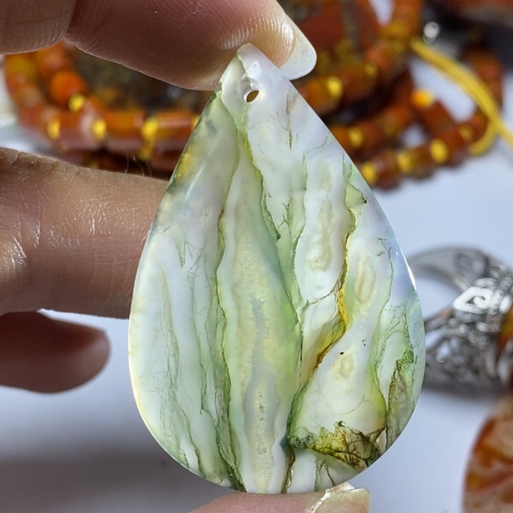 玛瑙/玉髓颈饰未镶嵌