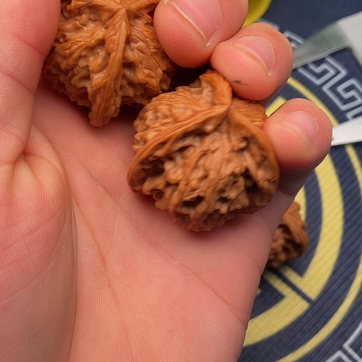 S***n文玩核桃吊坠          