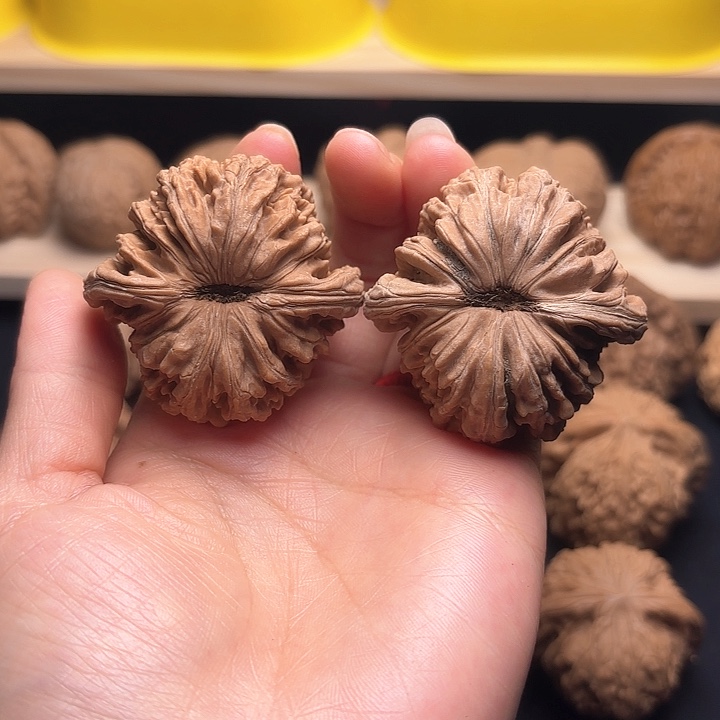 文玩核桃把件44四座楼