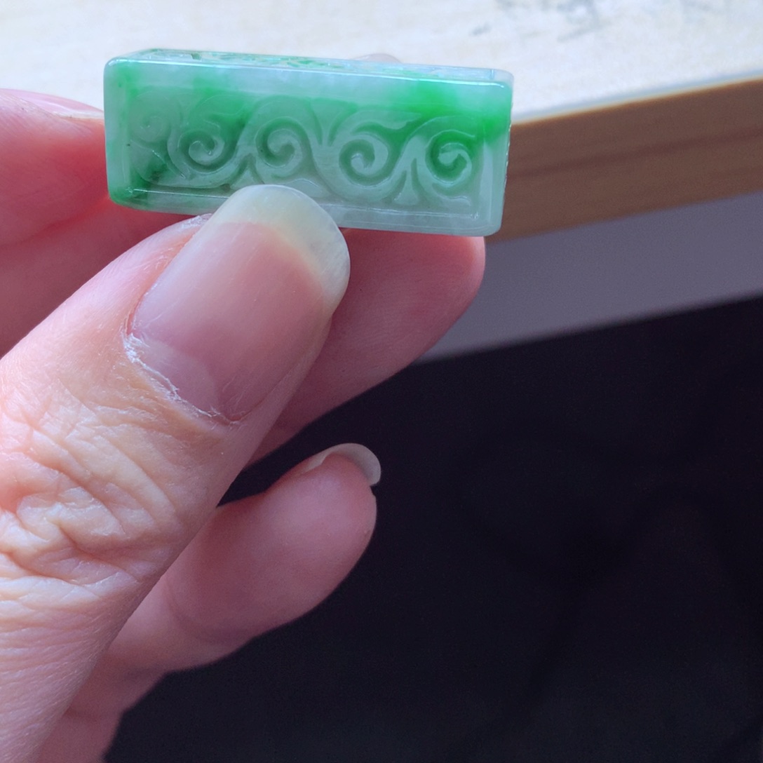 翡翠颈饰未镶嵌吊坠