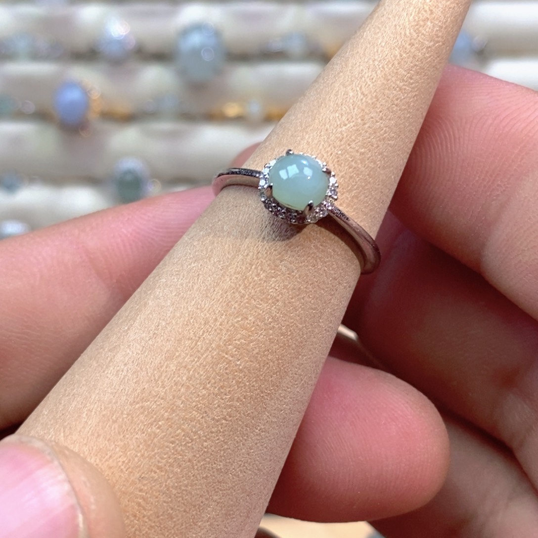 翡翠未镶嵌戒指翡翠