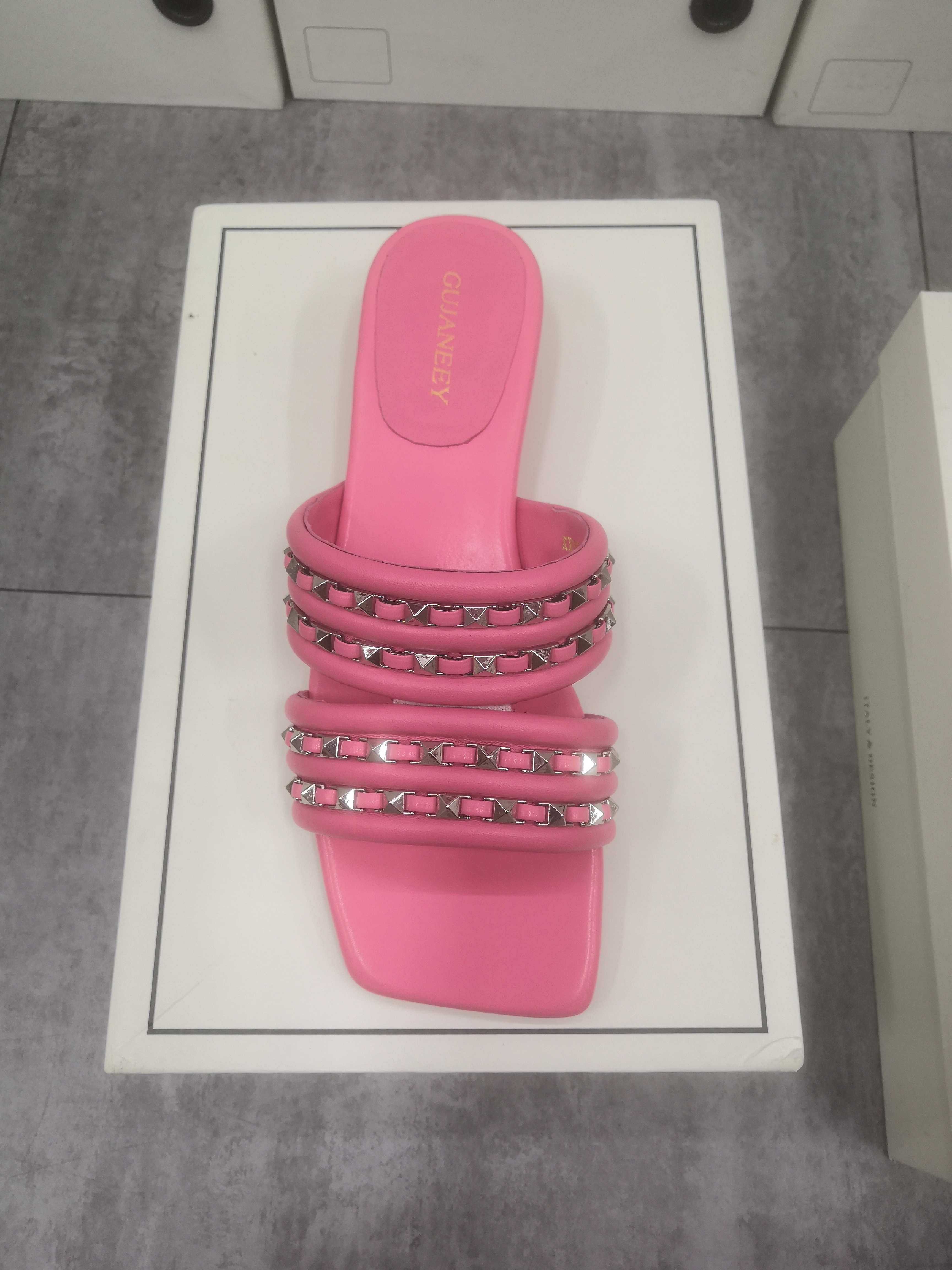 【高端原创欧货】2538-6夏季新款2025年真皮坡跟方头时尚链条纯色