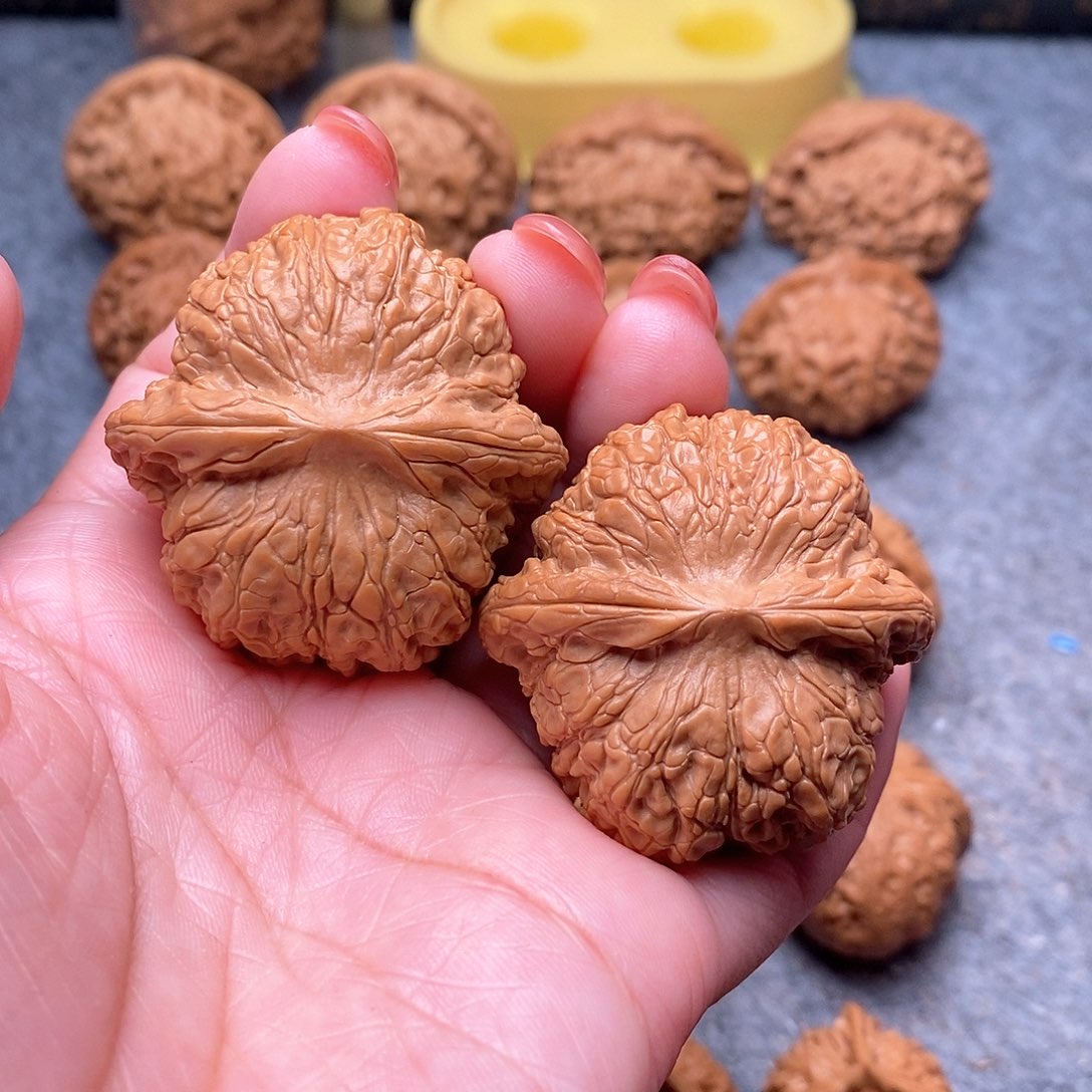 文玩核桃把件精品血麒麟43全品