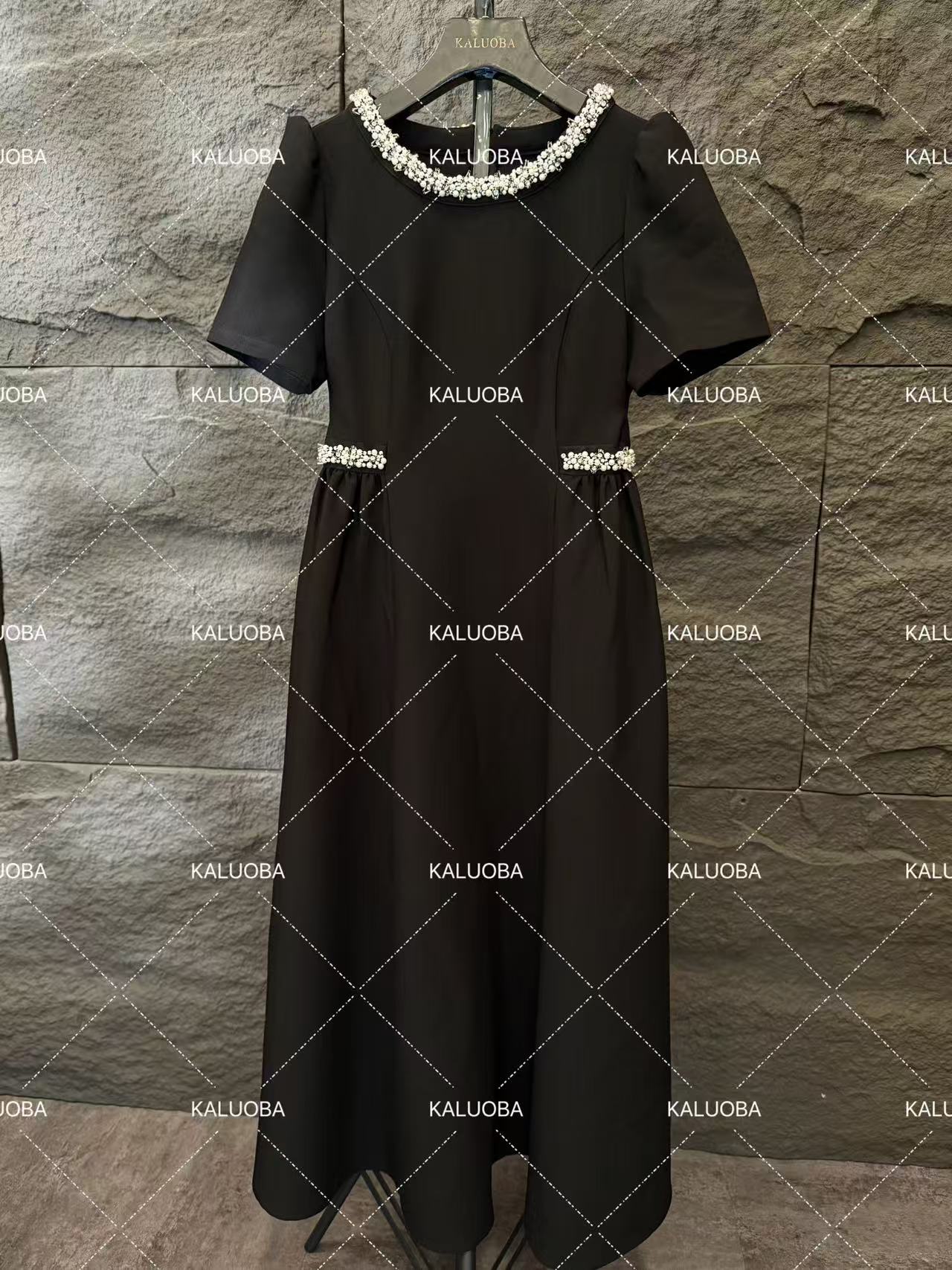 【原创大码设计师款女装】2025新款简单气质亮钻大码连衣裙K3414