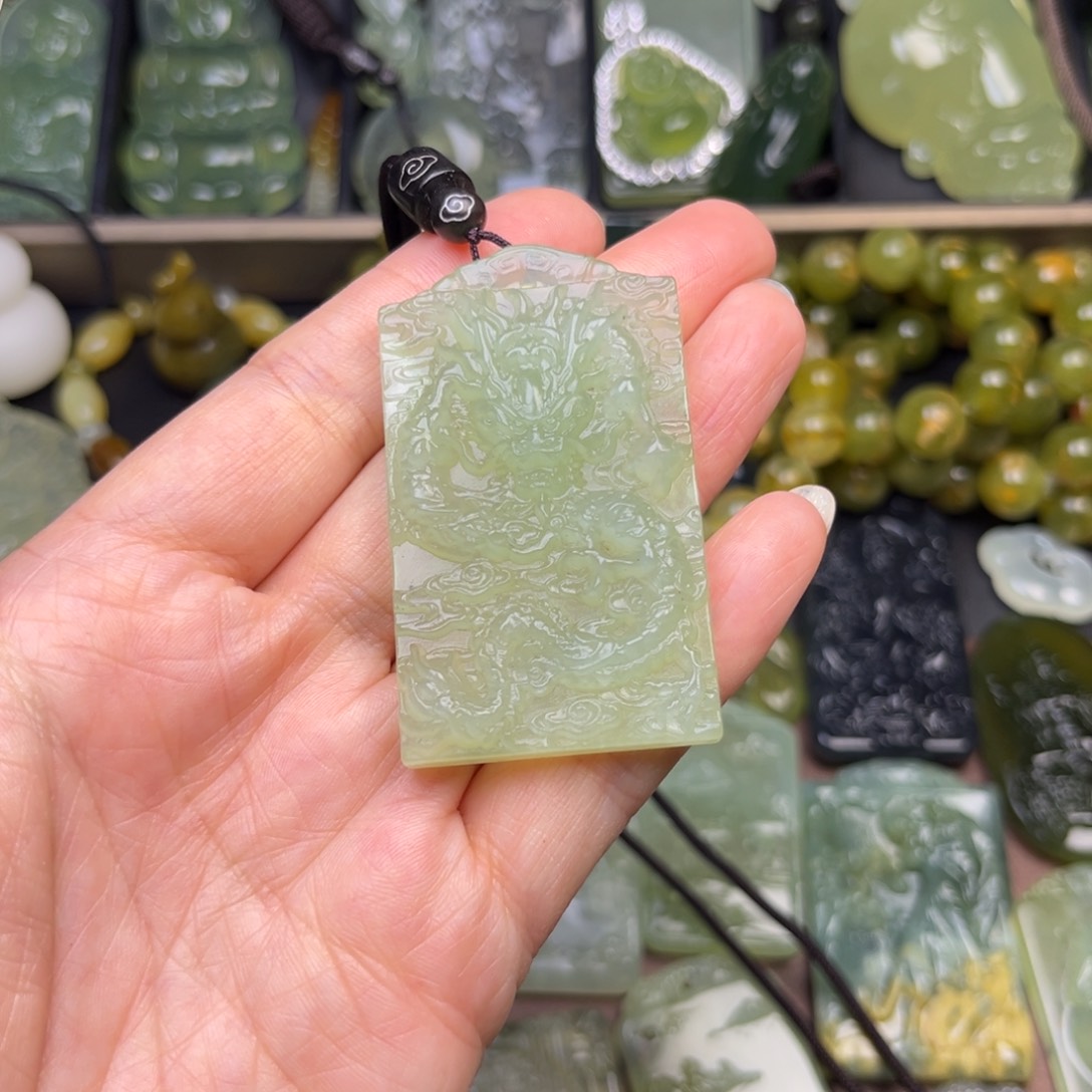 蛇纹石玉未镶嵌吊坠(不含链)