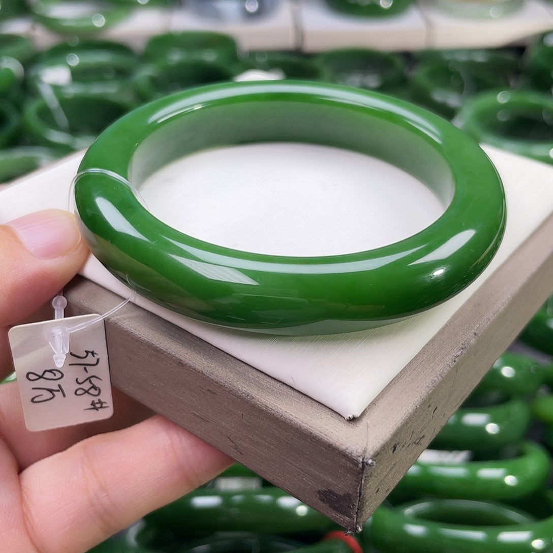 未镶嵌手镯和田玉（碧玉）