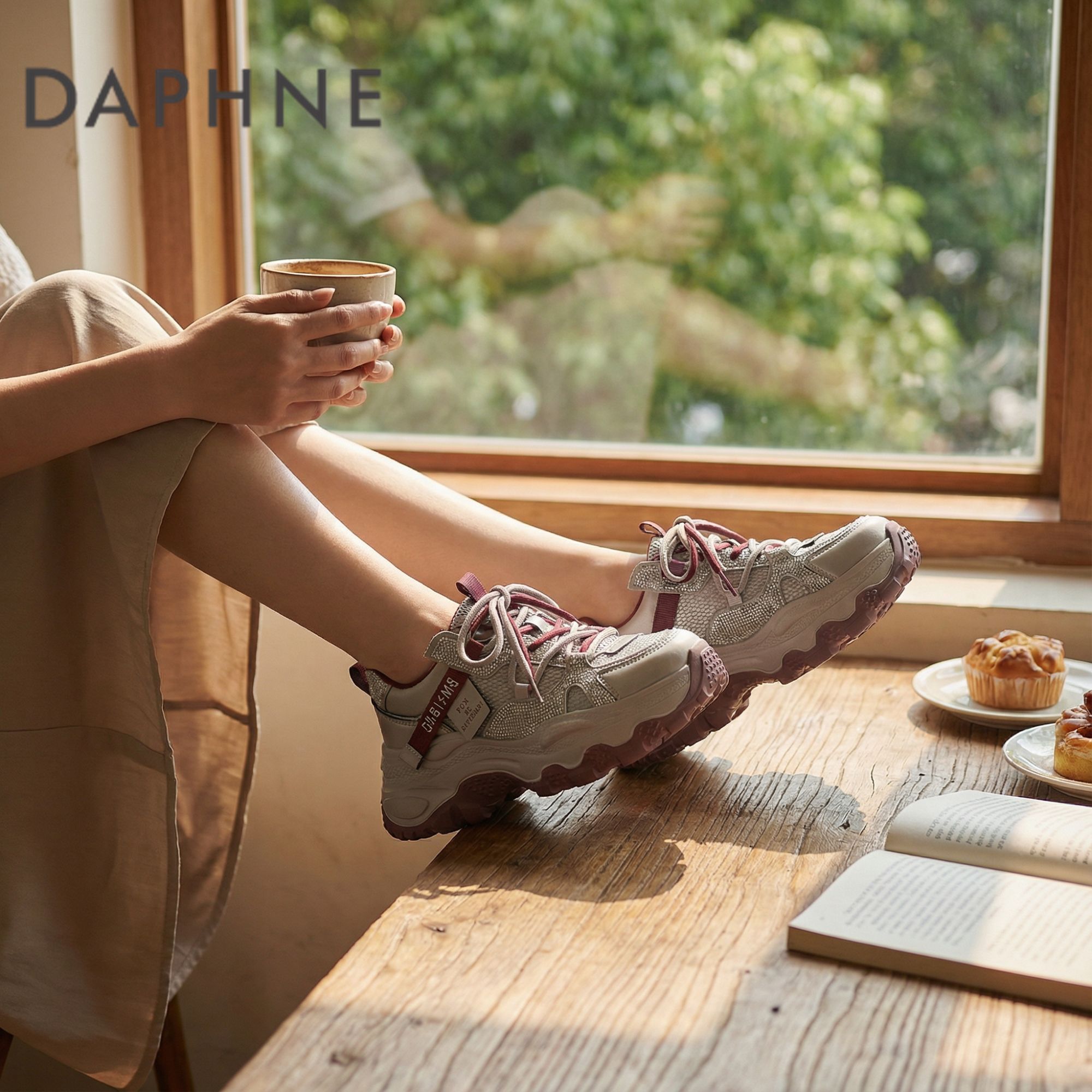 【宋茜代言】达芙妮新款厚底增高极简风时尚百搭加绒舒适休闲老爹鞋