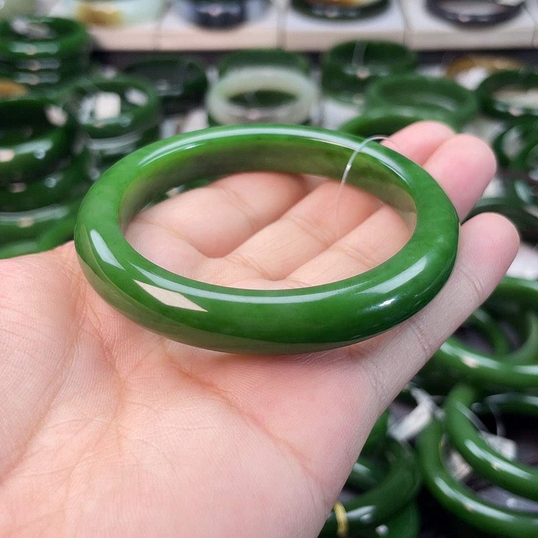 和田玉（碧玉）手镯未镶嵌