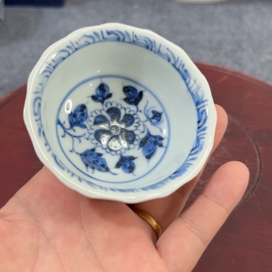 收***玩壶青花缠枝花卉主人杯