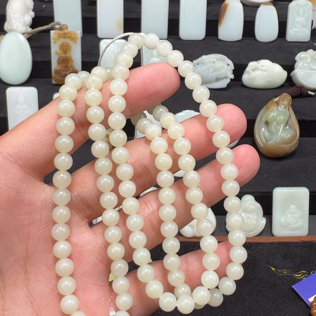 和田玉颈饰未镶嵌