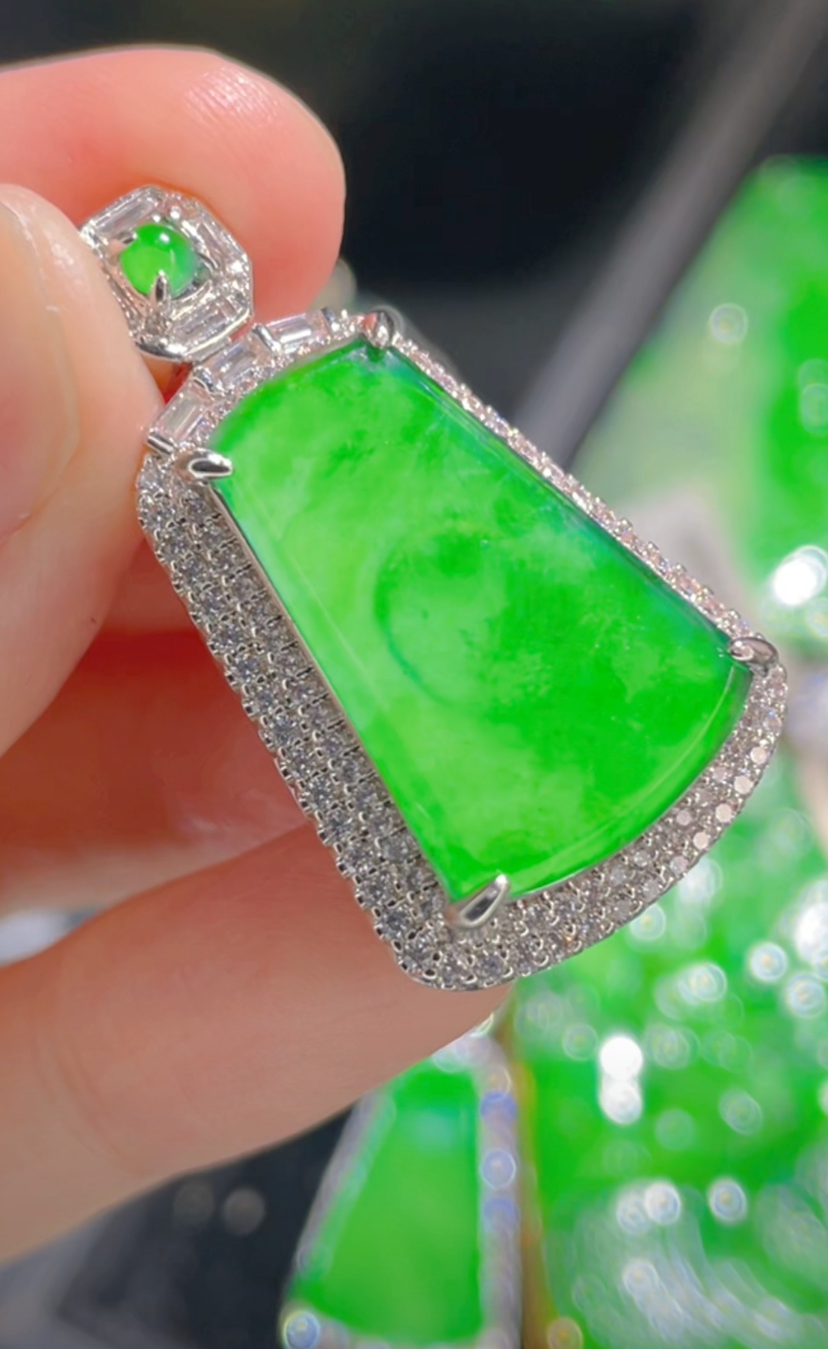 天然翡翠a货吊坠