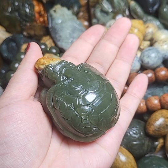 溪***远岫岩河磨玉（透闪石质玉）未镶嵌挂件