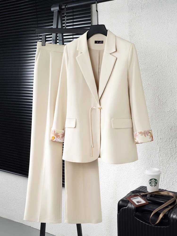 大码新中式西装套装女2025新款时尚休闲国风西服外套阔腿裤俩件套