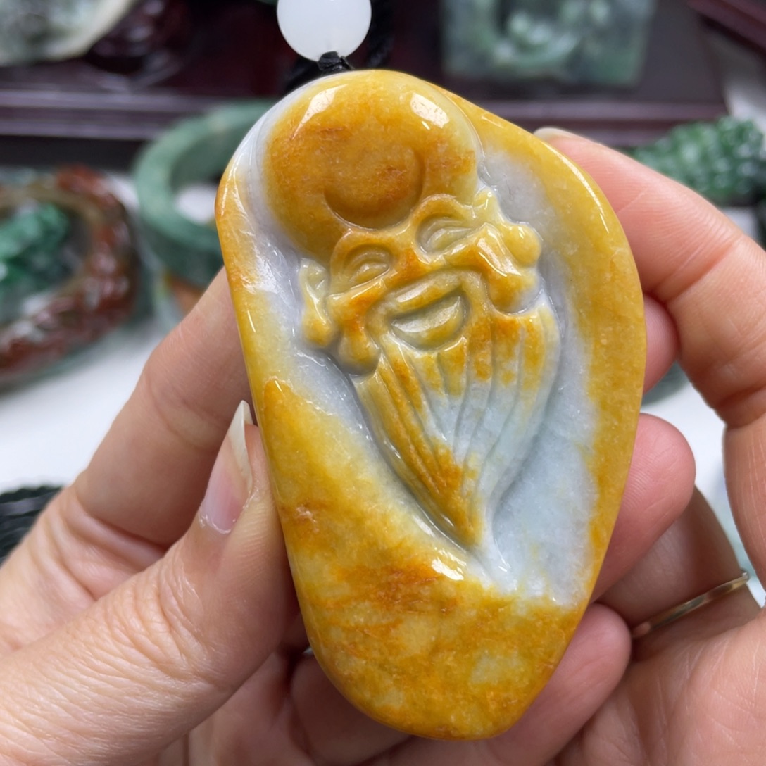 翡翠未镶嵌颈饰牌子