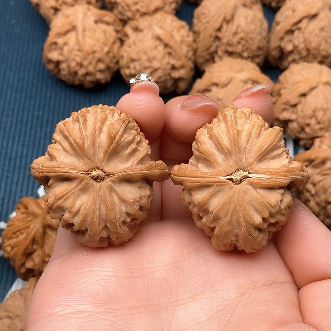 文玩核桃吊坠你****康三角白