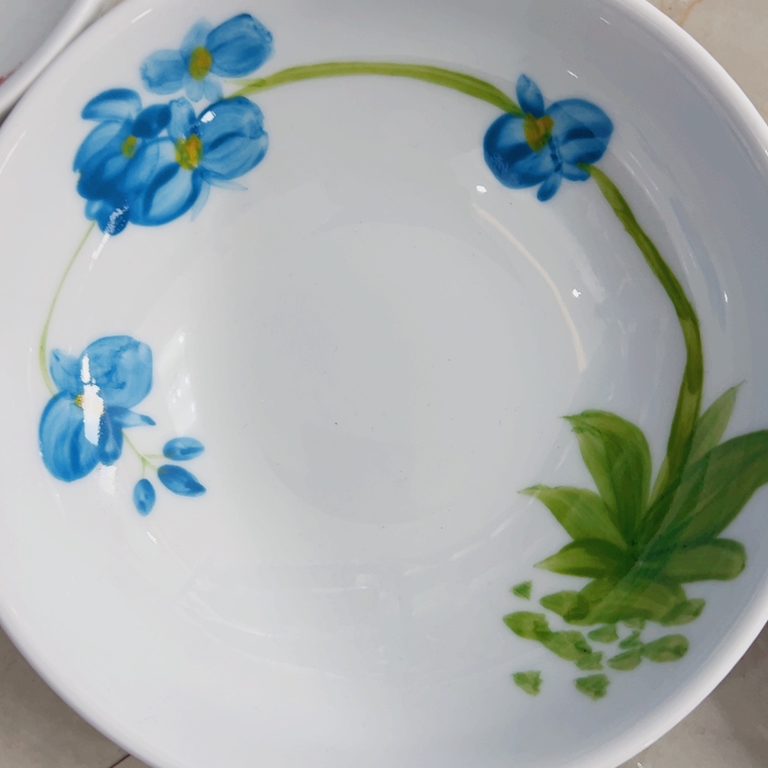 景德镇陶瓷手工手绘制作