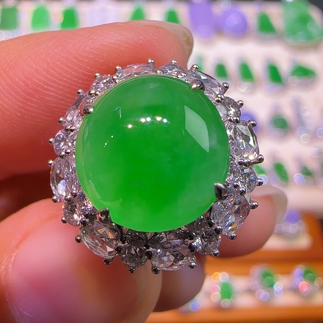 翡翠18K金镶嵌戒指