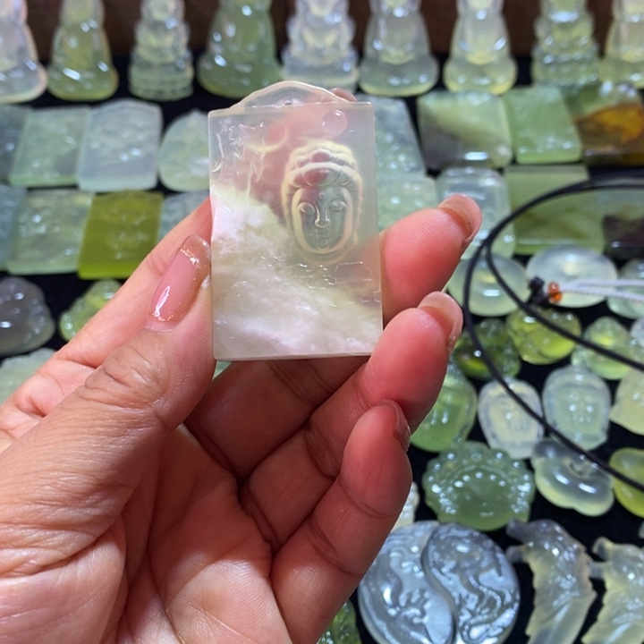 蜉***灬蛇纹石玉未镶嵌颈饰