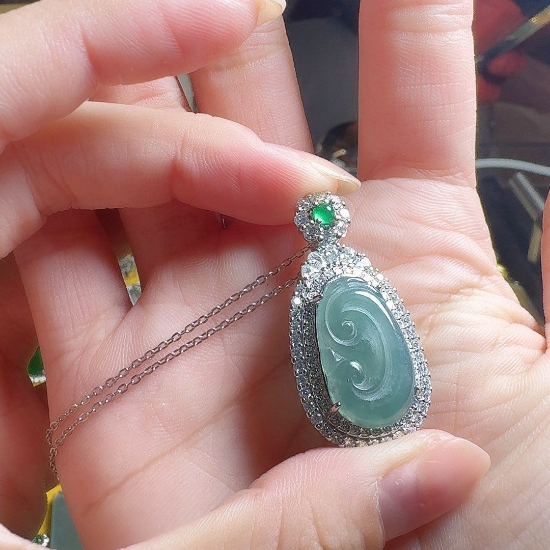 翡翠未镶嵌颈饰翡翠