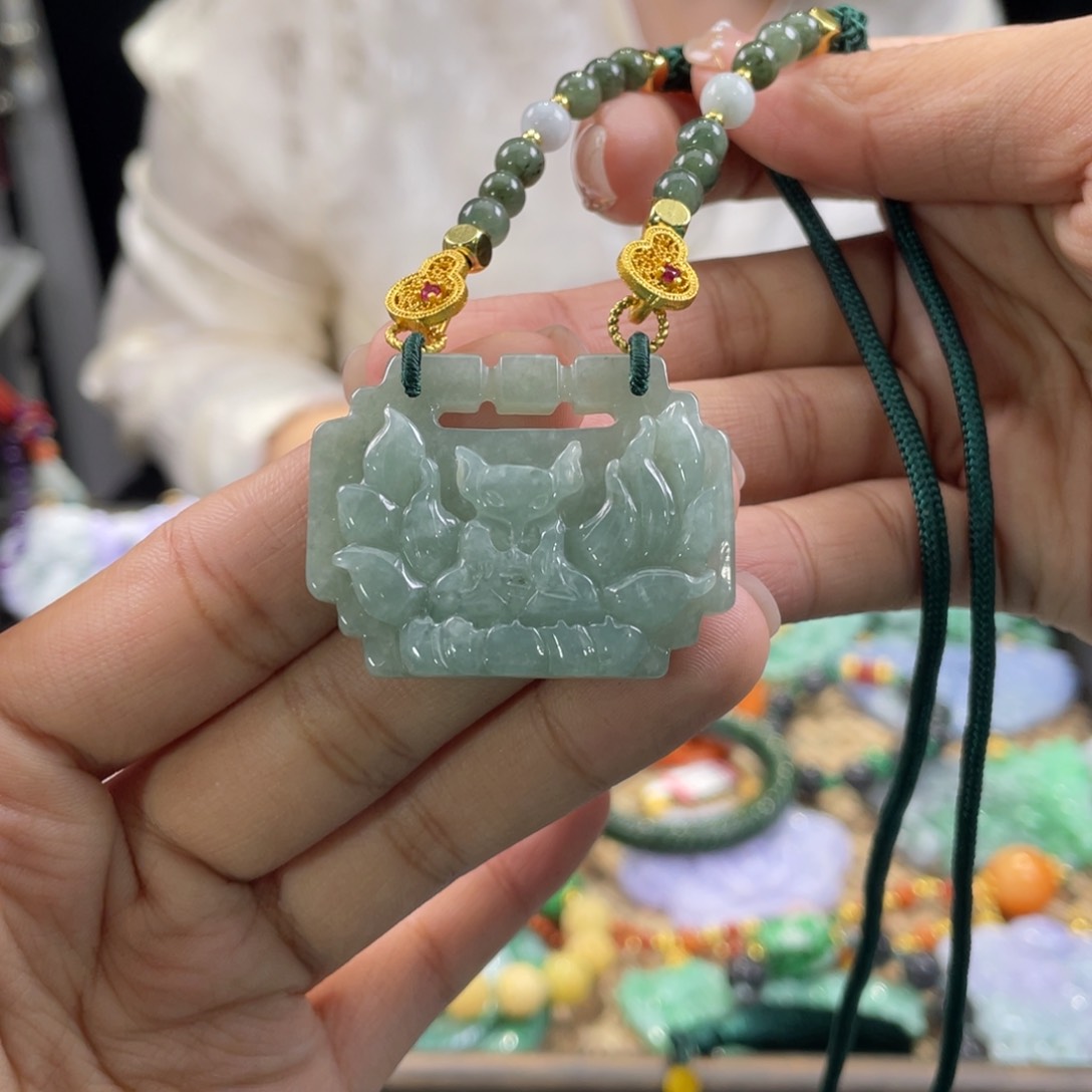 翡翠颈饰未镶嵌代编织