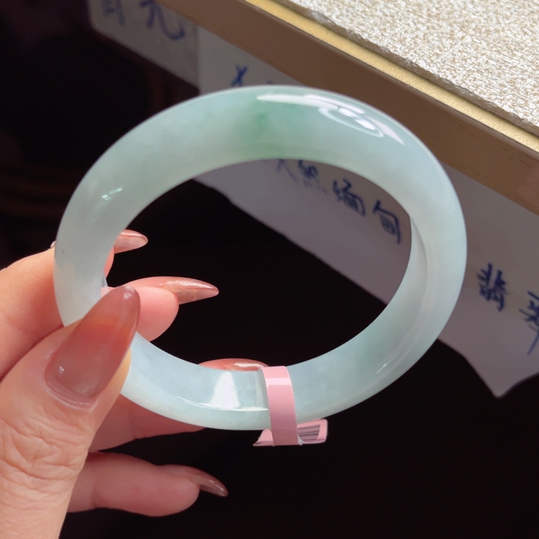 翡翠未镶嵌手镯手镯