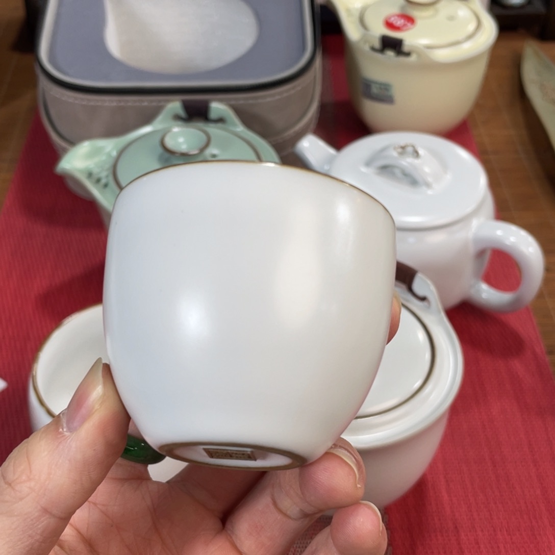 瓷片。。。。。。。。。。。。。。。。。