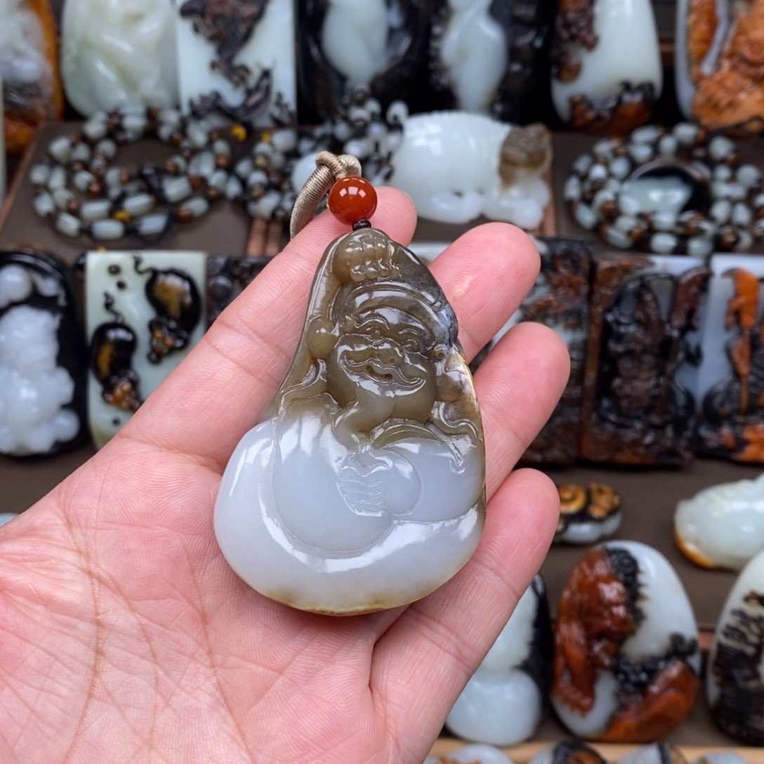 颈饰未镶嵌和田玉