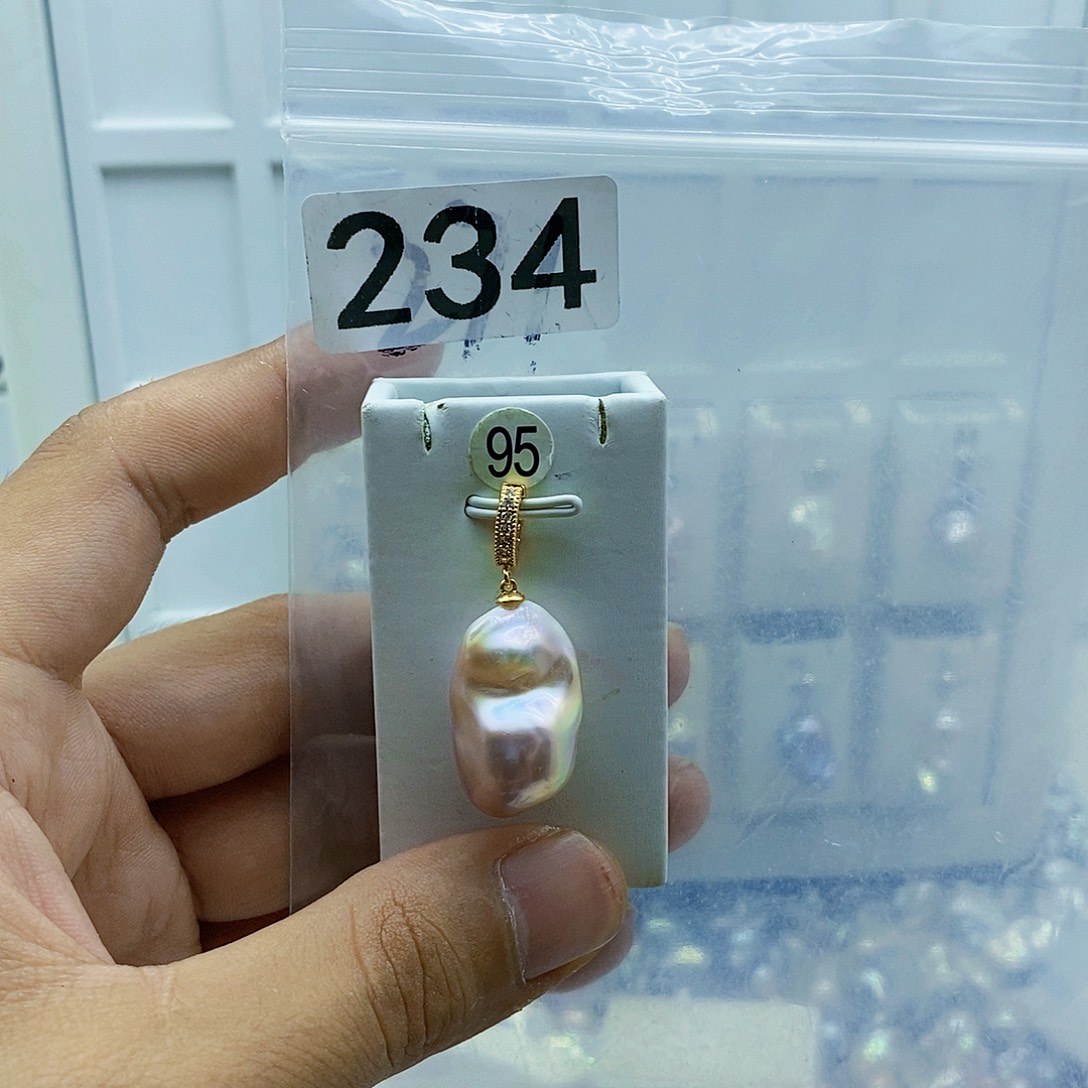 淡水珍珠合金颈饰