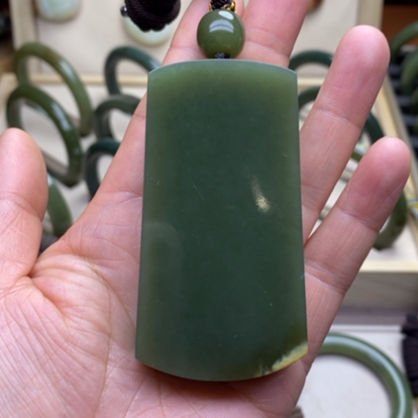 【闪购商品】透闪石质玉挂件未镶嵌