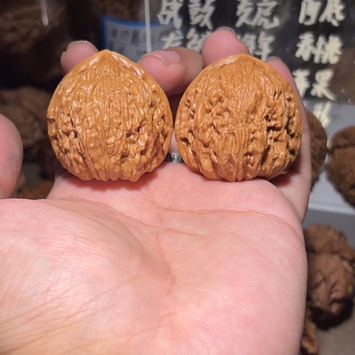 文玩核桃吊坠37金牛精修打底