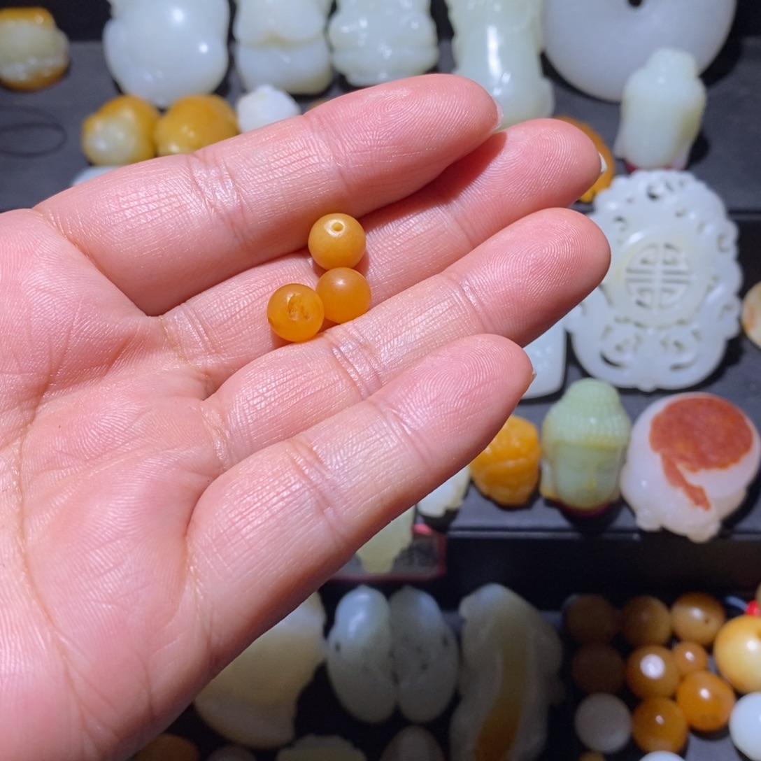 番****和田玉未镶嵌颈饰