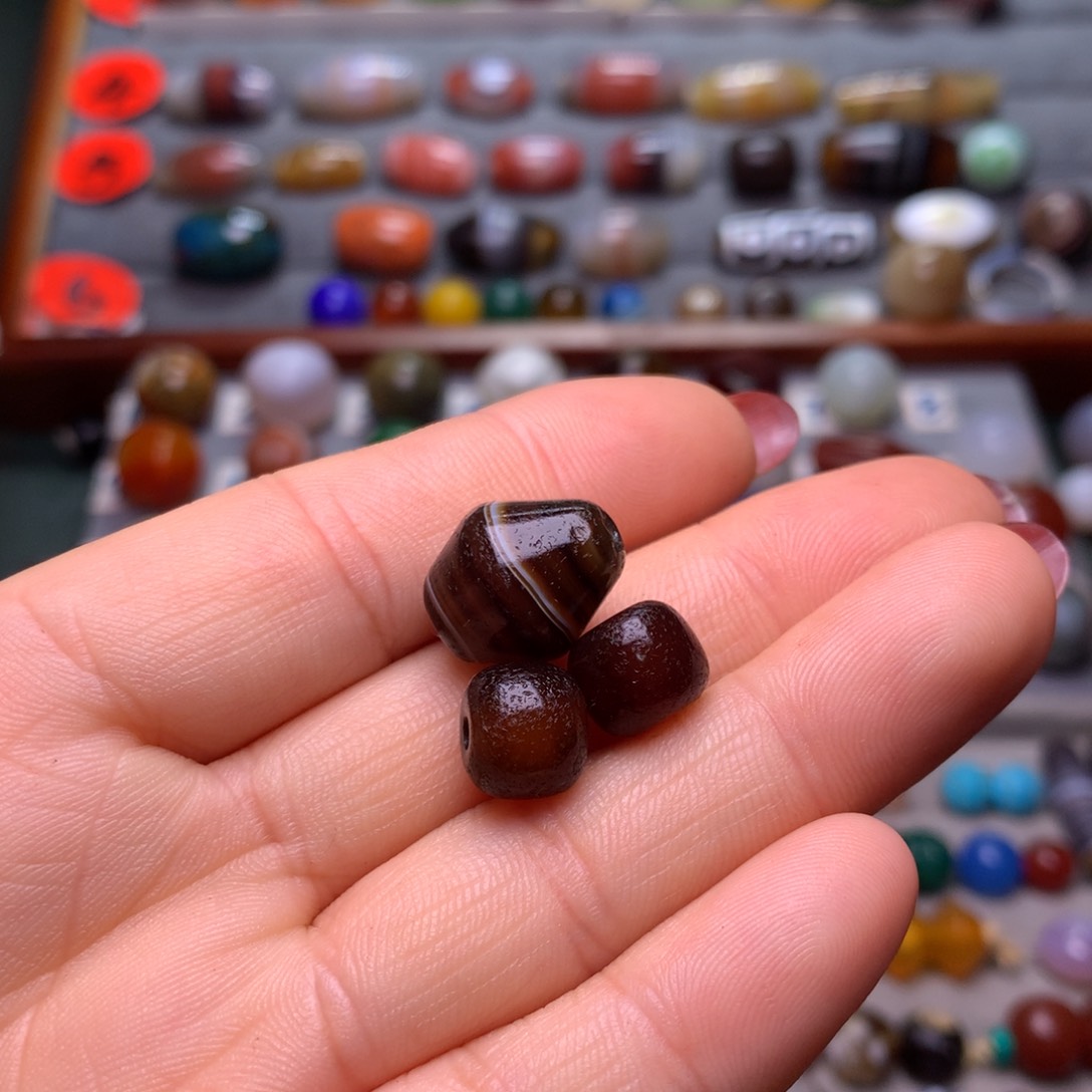 玛瑙/玉髓颈饰未镶嵌张*彪