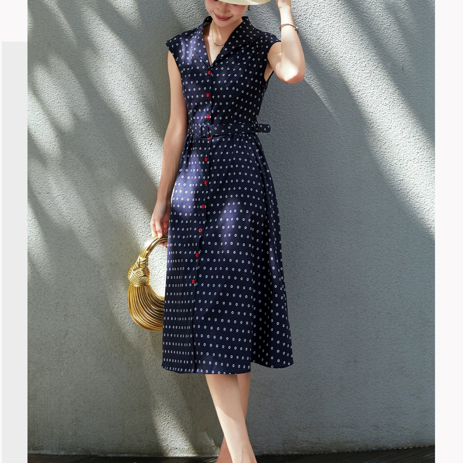 09约会穿搭V领长款波点中长气质修身连衣裙（特价不接受退货 谨慎）