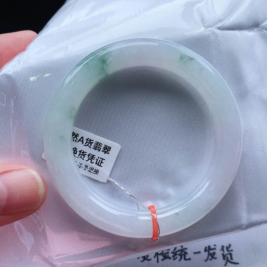 翡翠手镯未镶嵌天然翡翠手镯