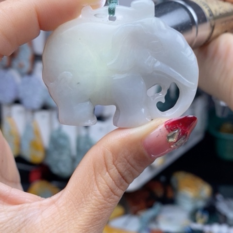 翡翠颈饰未镶嵌翡翠