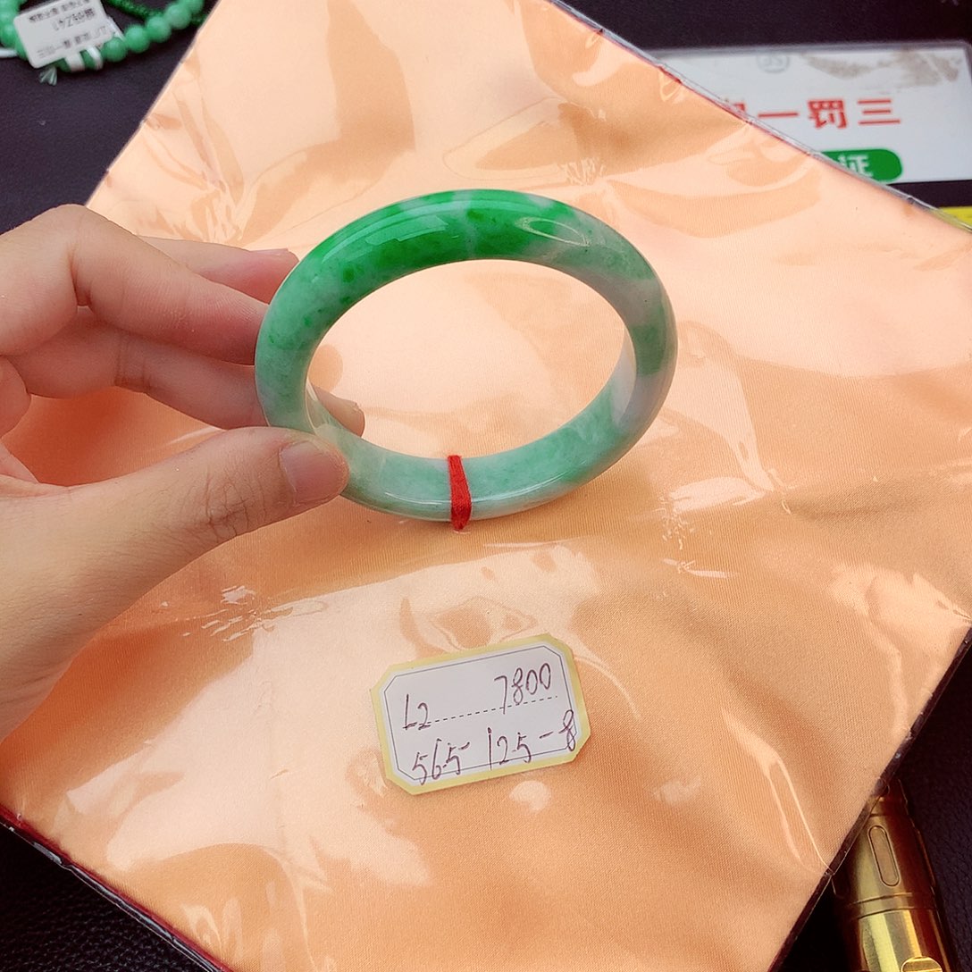 翡翠未镶嵌手镯翡翠