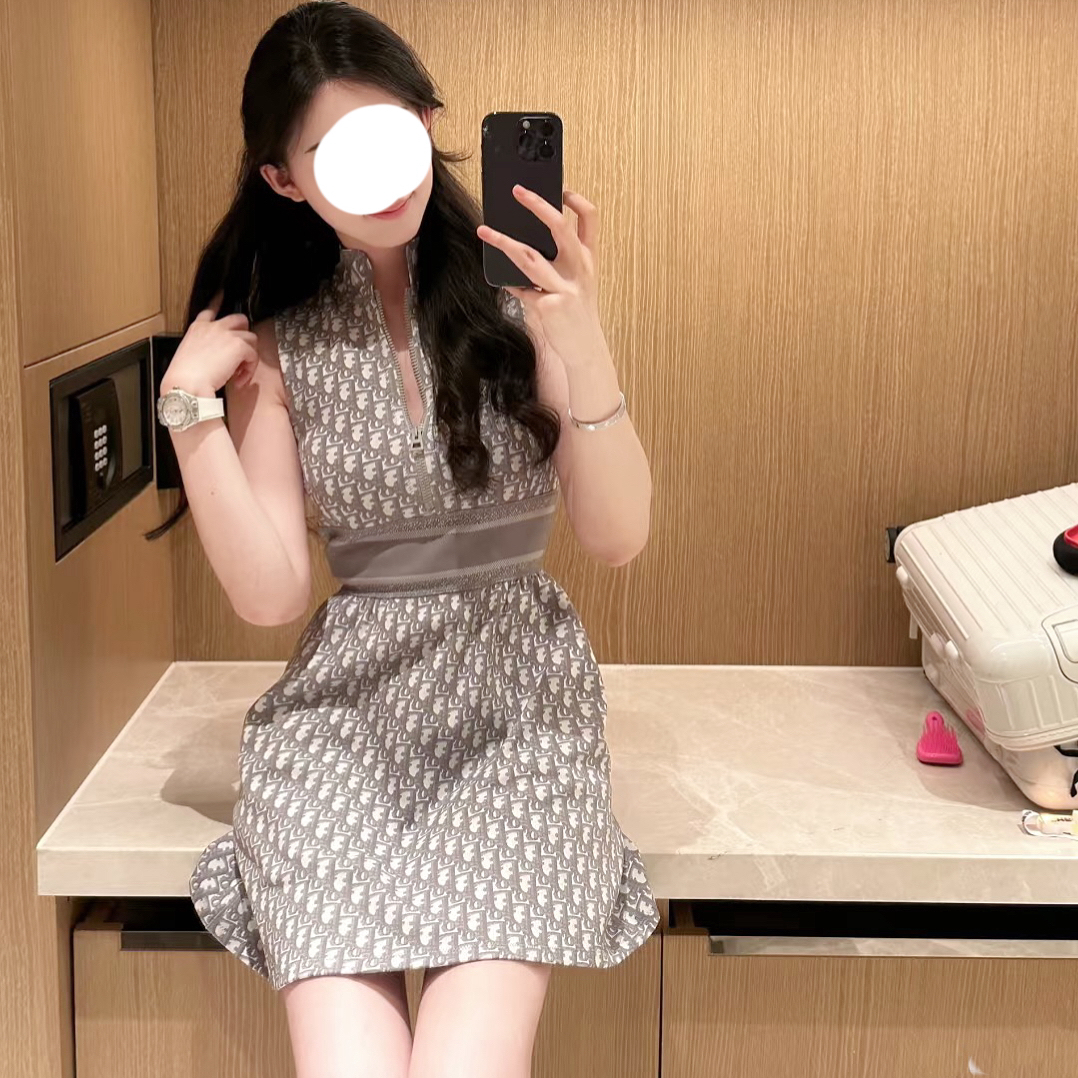 未使用 DIOR/迪奥 001987 浅灰色锦纶logo半拉链无袖连衣裙 34码