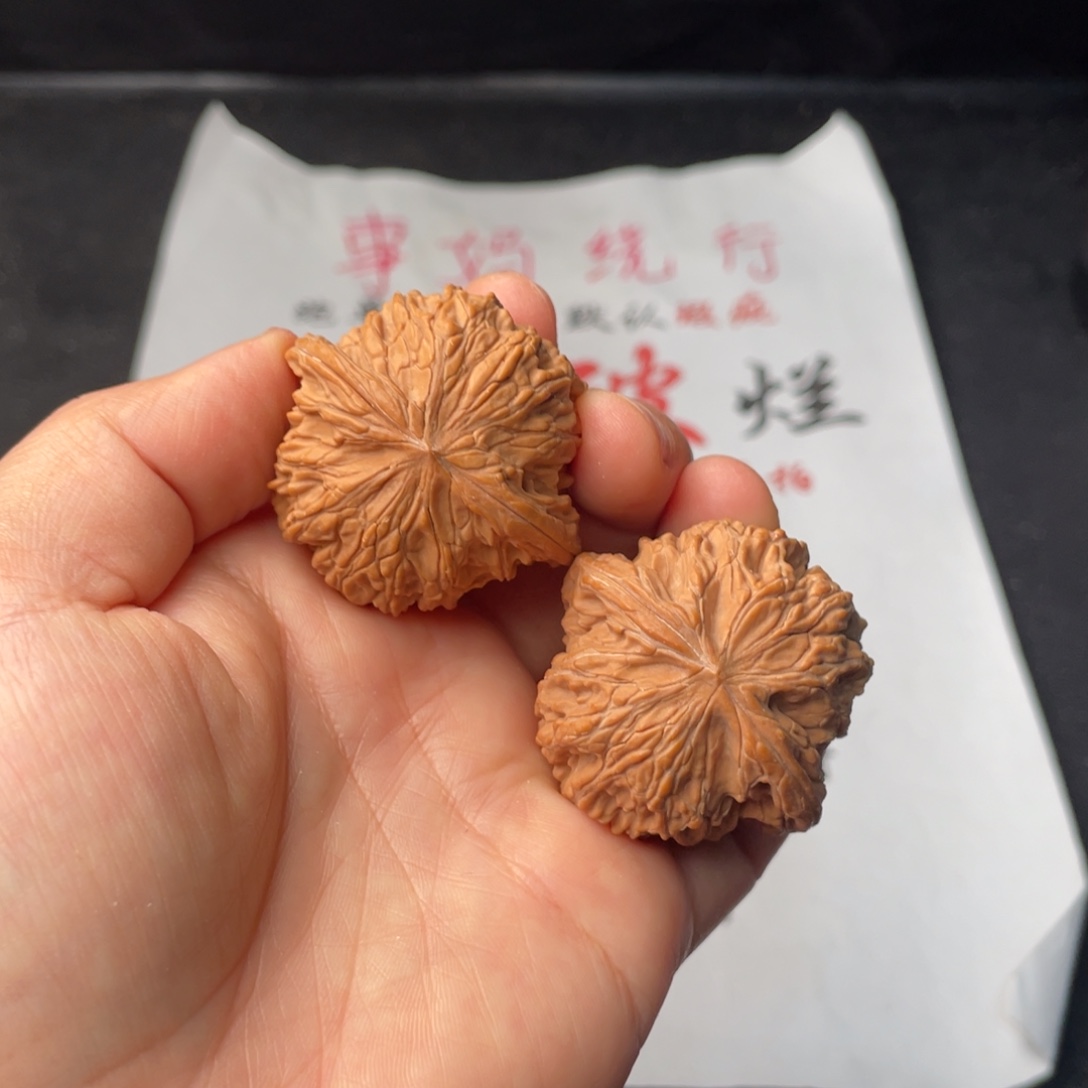 文玩核桃把件004。41磨盘