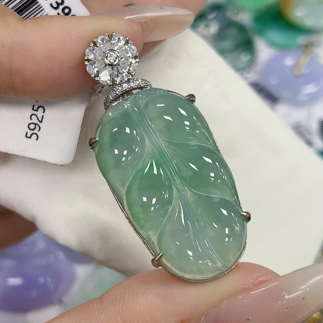 颈饰银S925镶嵌翡翠