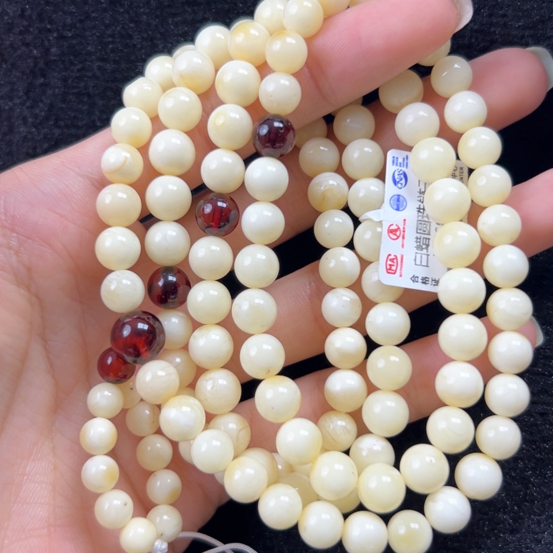 未镶嵌琥珀珠宝奇石