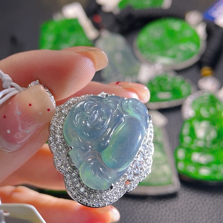 翡翠颈饰未镶嵌72，