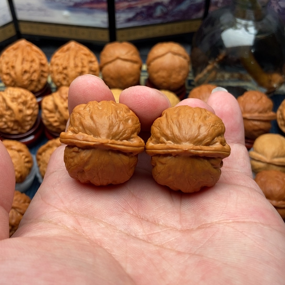 文玩核桃把件炽焰虎头