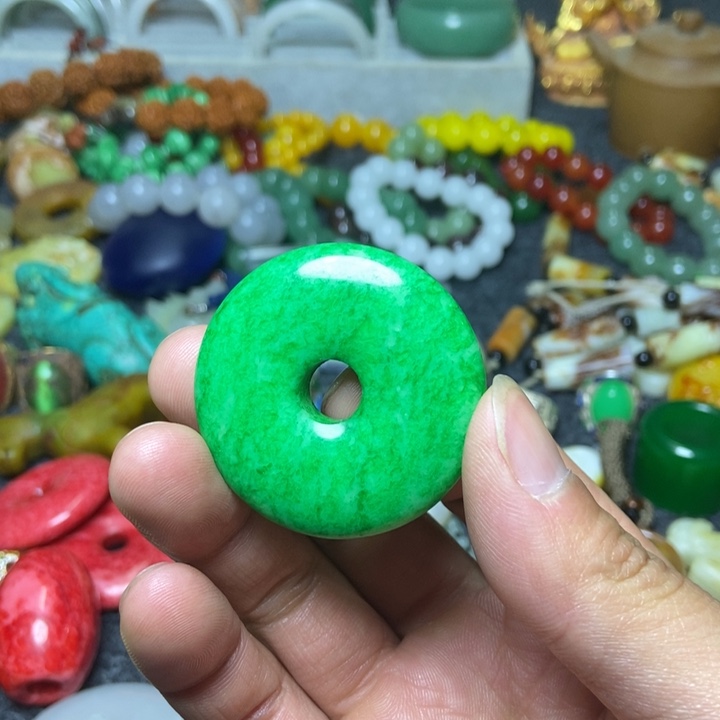 白玉菩提吊坠收藏