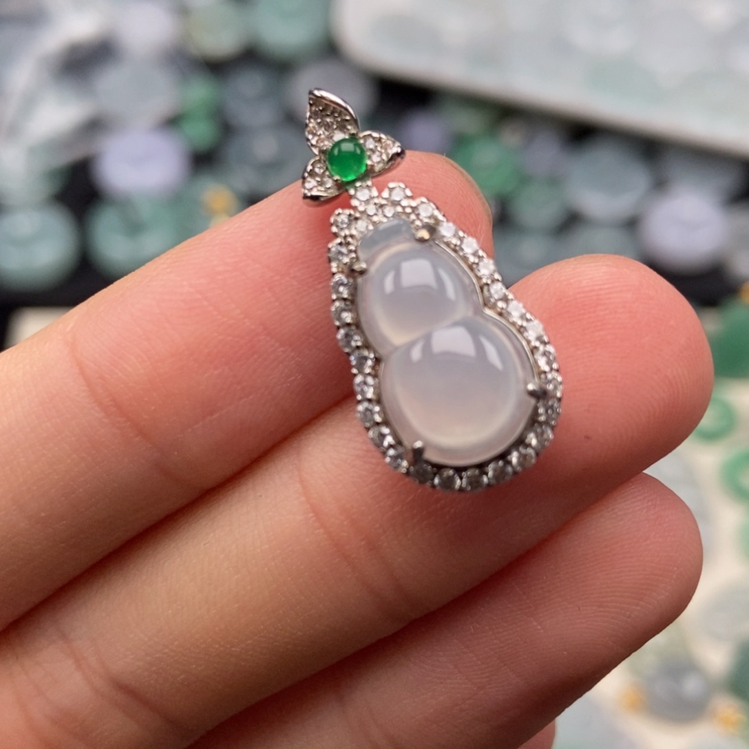 翡翠银S925镶嵌颈饰葫芦