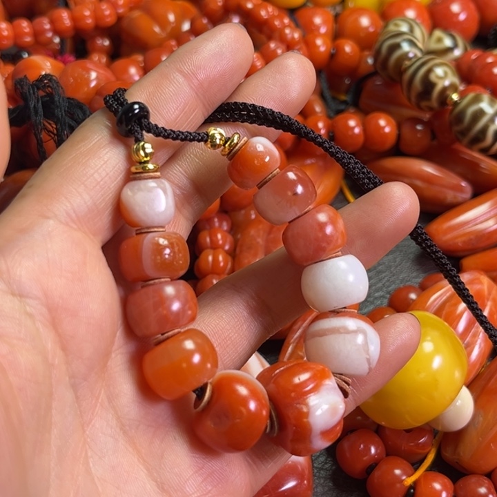 颈饰琉璃小*琉璃…………