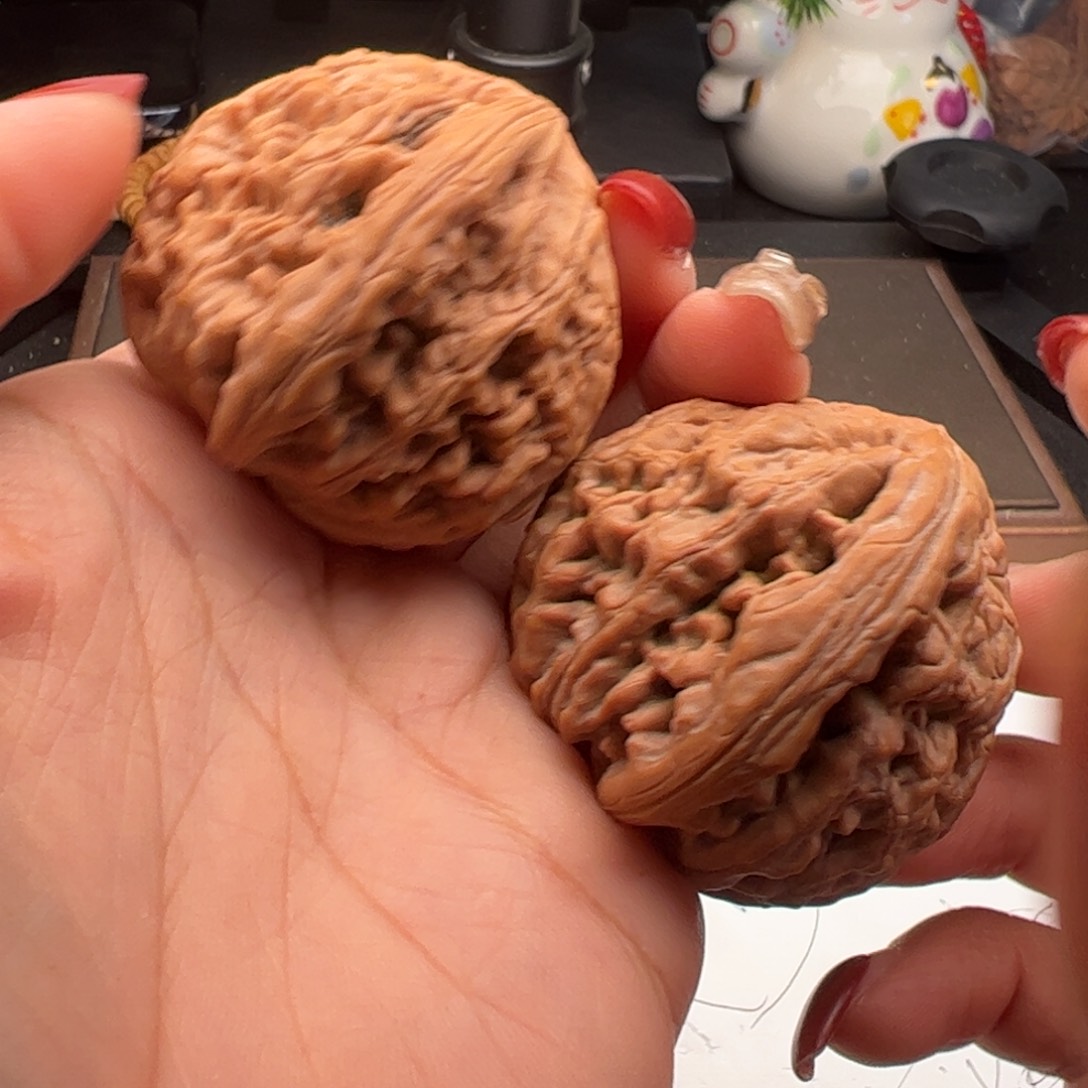 文玩核桃吊坠滢虎头王