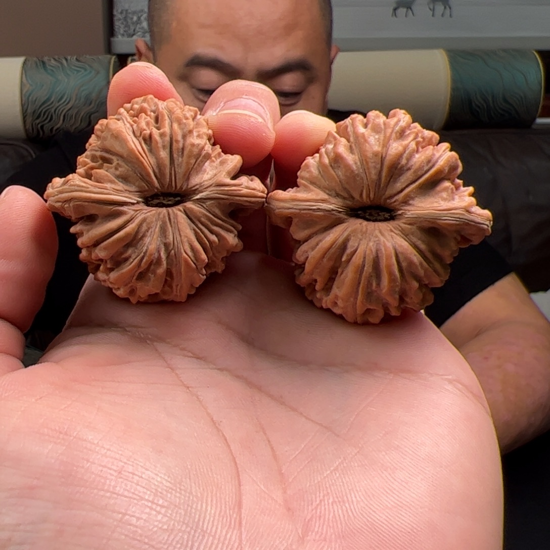 一***瑰文玩核桃把件四座楼42