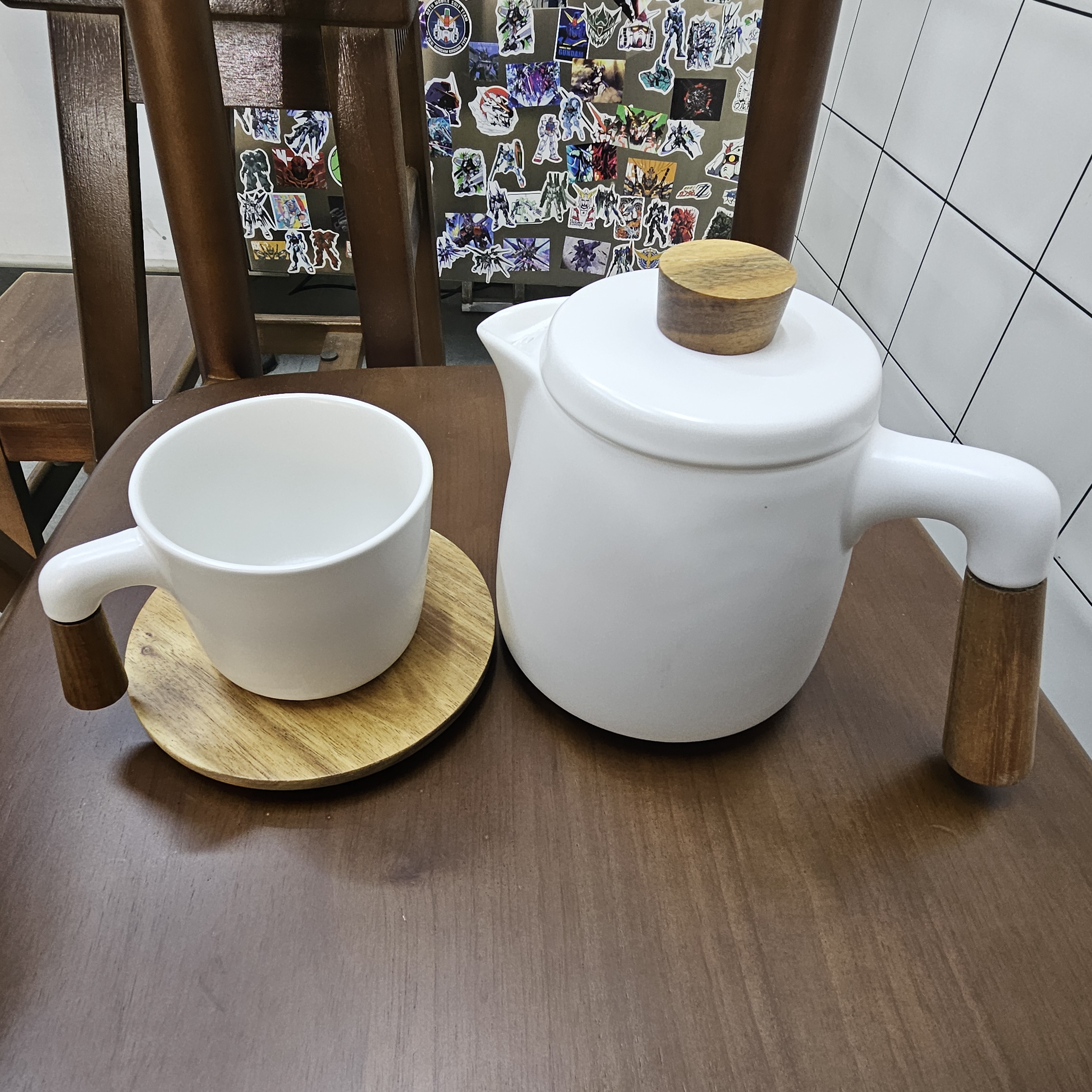 北欧陶瓷壶套装带防烫木把手马克杯带实木杯碟