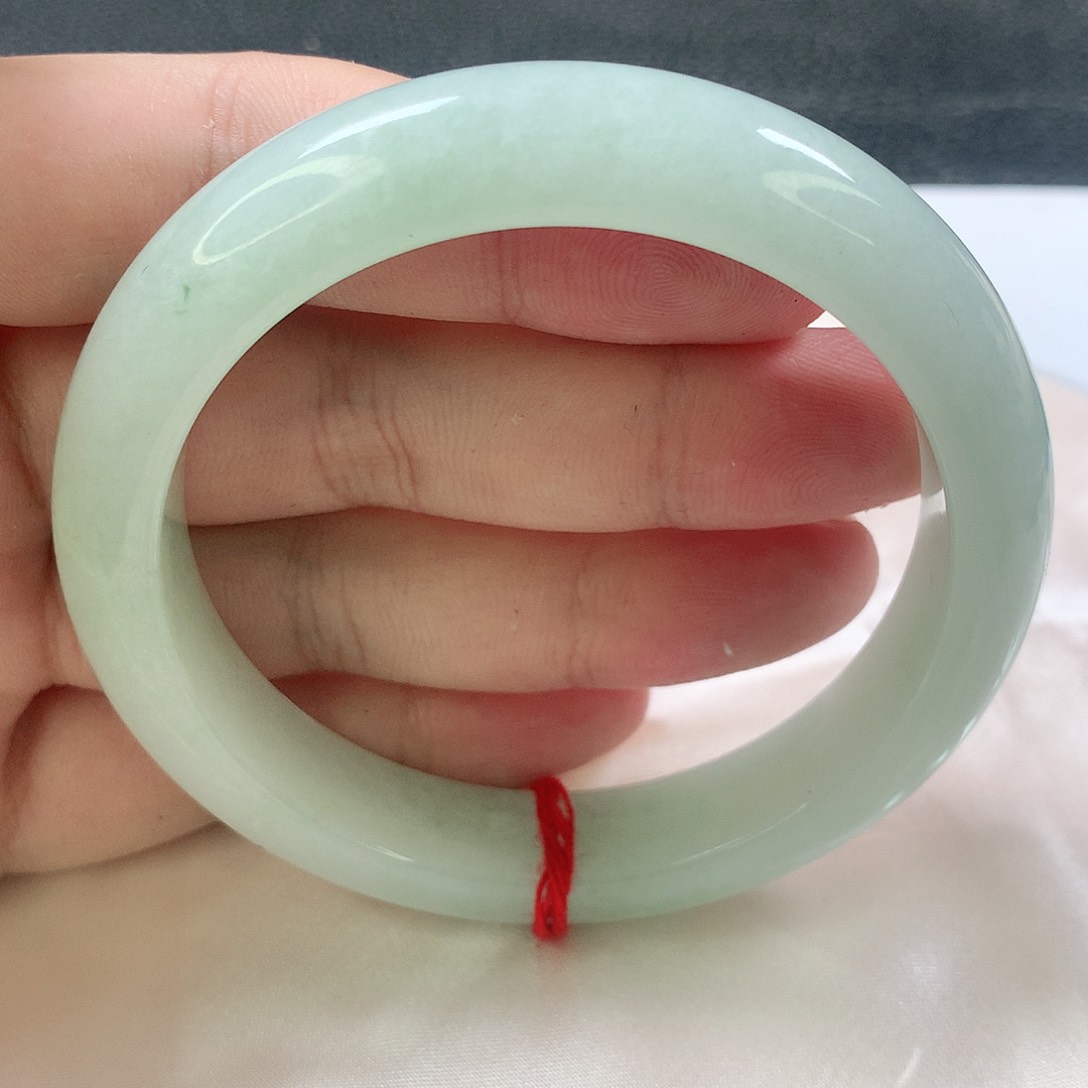 未镶嵌手镯翡翠61-62圈。338号